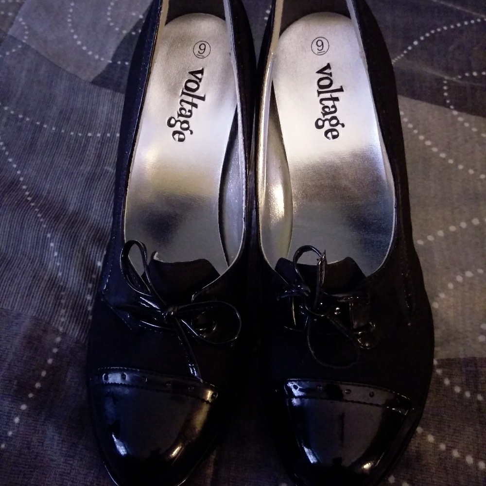 Dress shoes